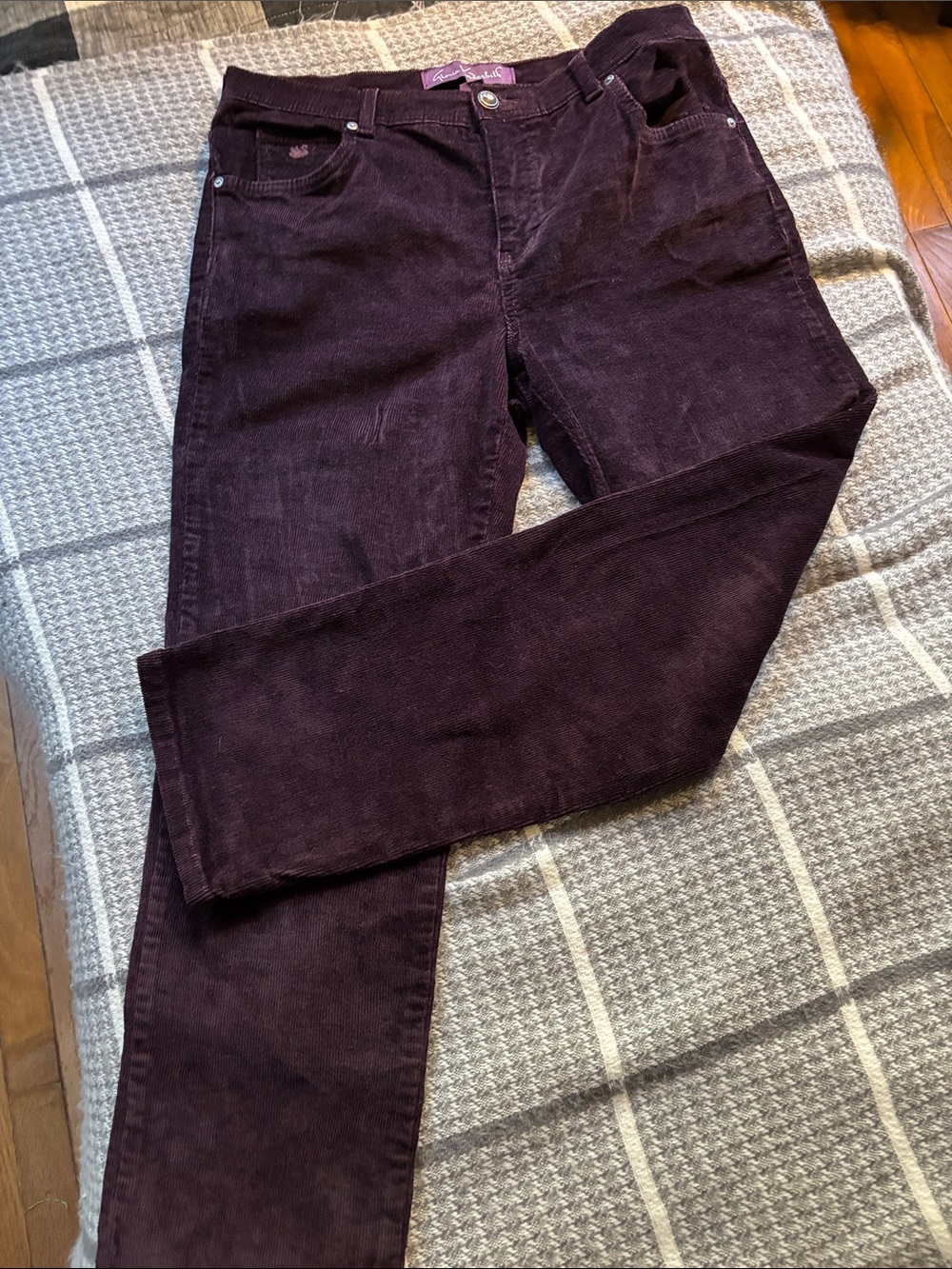 Gloria Vanderbilt Straight-Leg Corduroy Jeans in Deep Plum